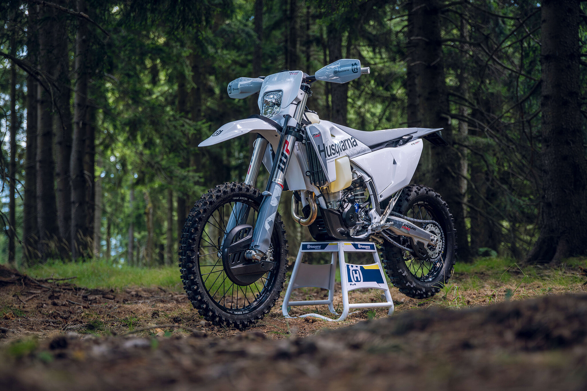 Husqvarna_TE 300_Pro__FE_350_Pro_2027_02.jpg